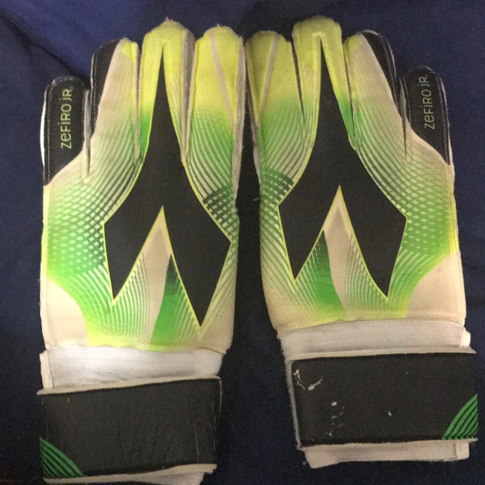 Size 10 goalkeeper gloves